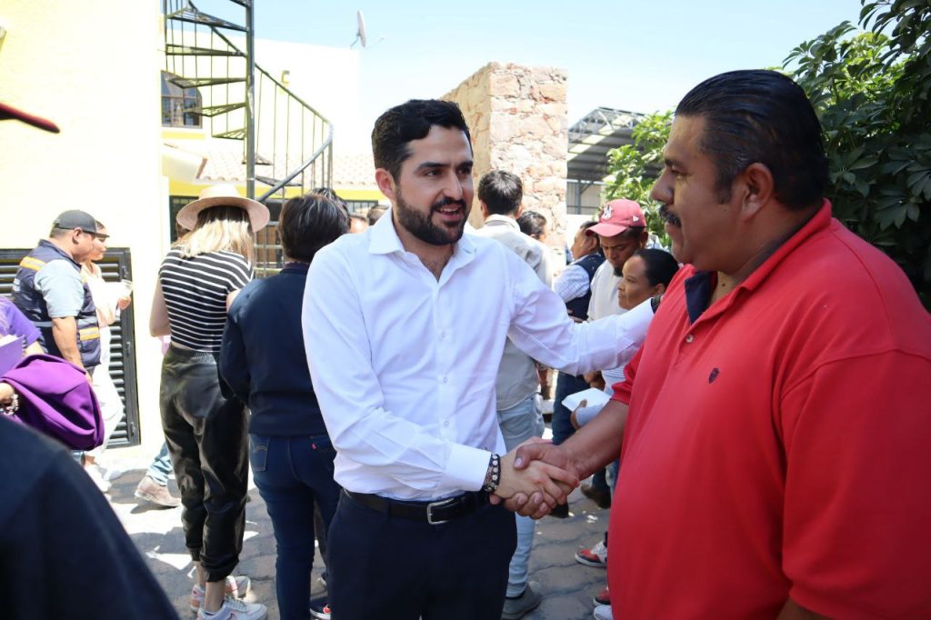 Supervisa Dorantes obra en El Marqués