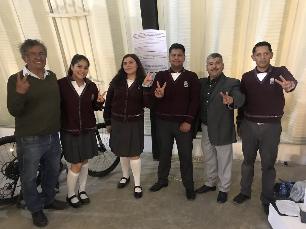 Destacan estudiantes en Concurso de Aparatos y Experimentos de Física 2023