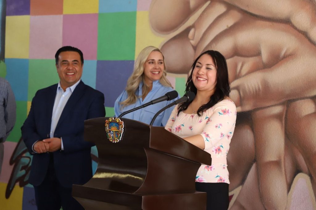 Luis Nava convoca al programa Con Ellas
