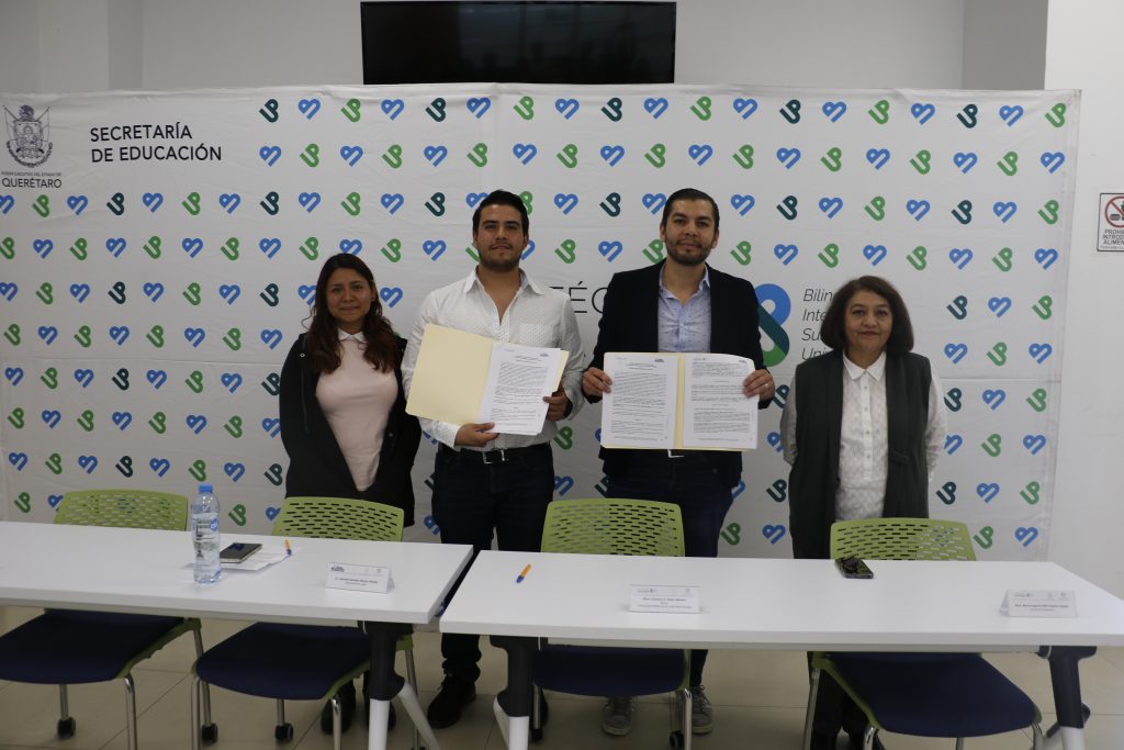 UPSRJ firma convenio con Viñoplastic