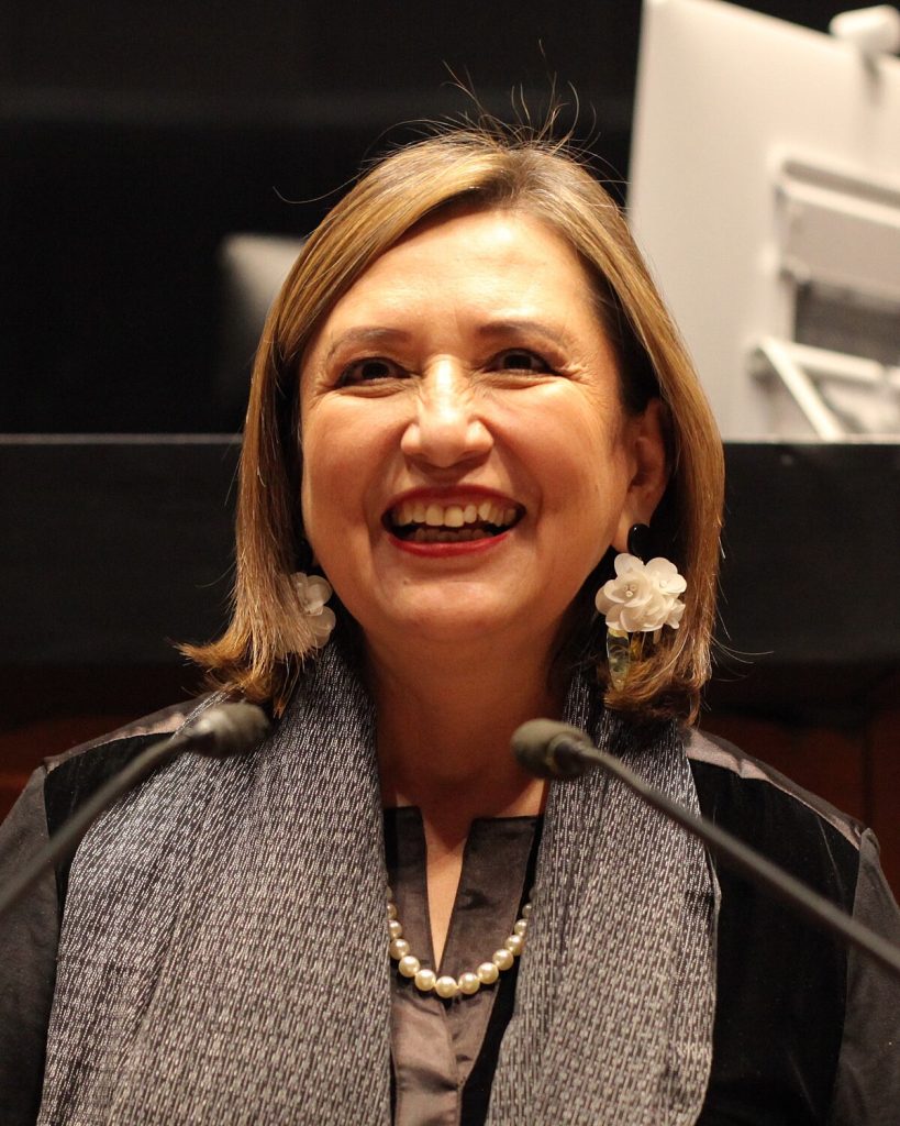 Xóchitl denuncia a AMLO por secreto fiscal