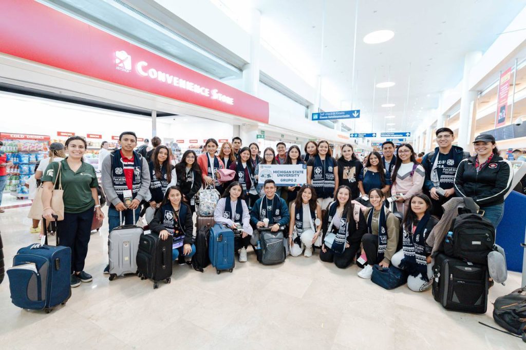 Estudiantes van a EU a mejorar su inglés