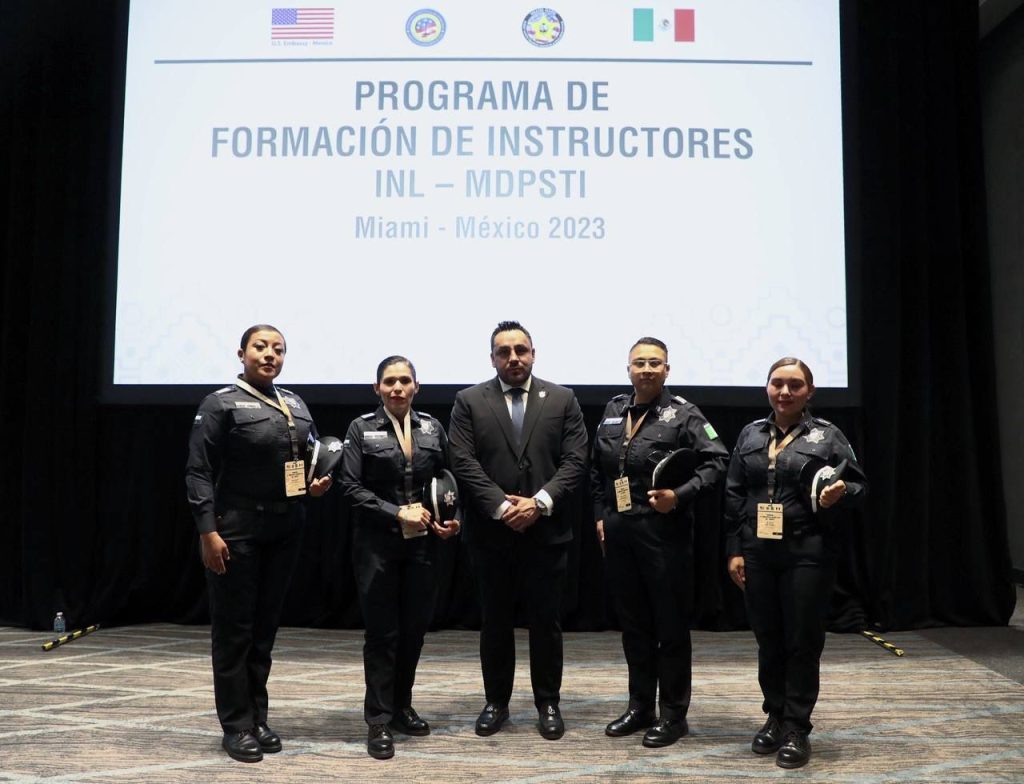 POES se certifica en atención a violencia de género