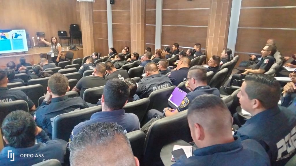 Policías abordan perspectiva de género