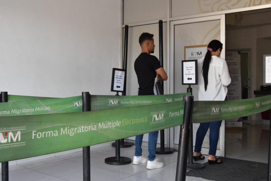 Estudiante apuñala a maestra en Mexicali