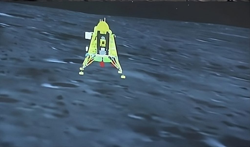 Robot de la India explora el polo sur de la Luna