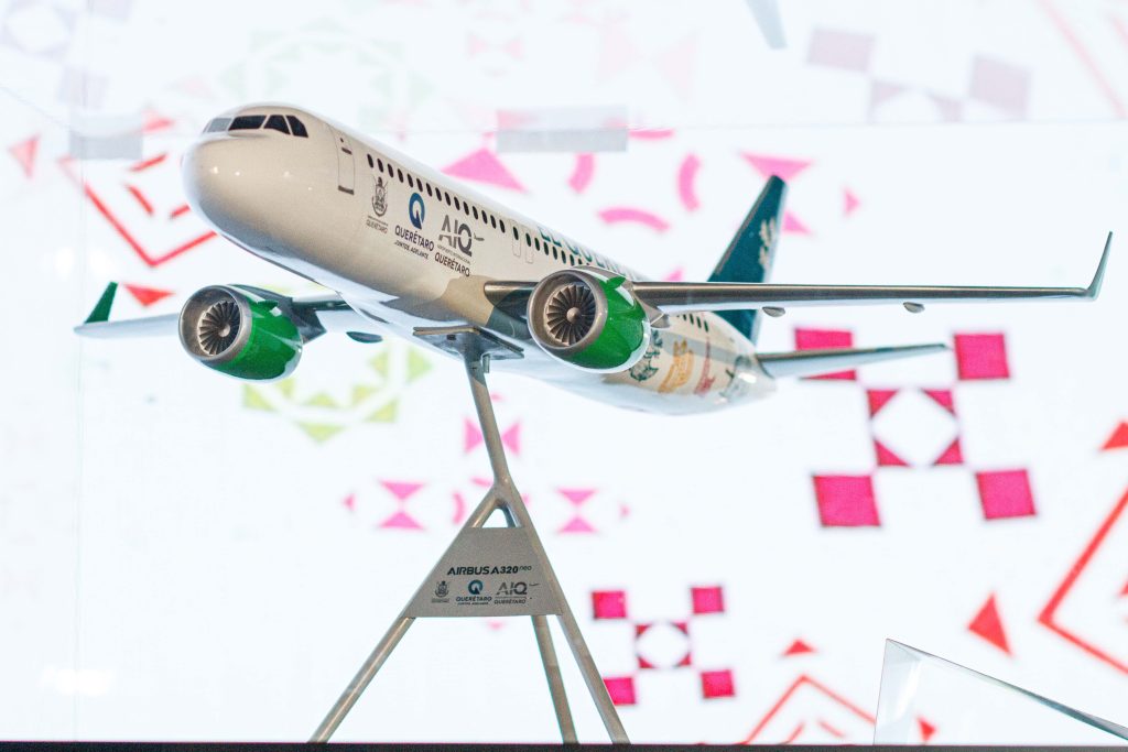 El Queretano, el avión embajador cultural