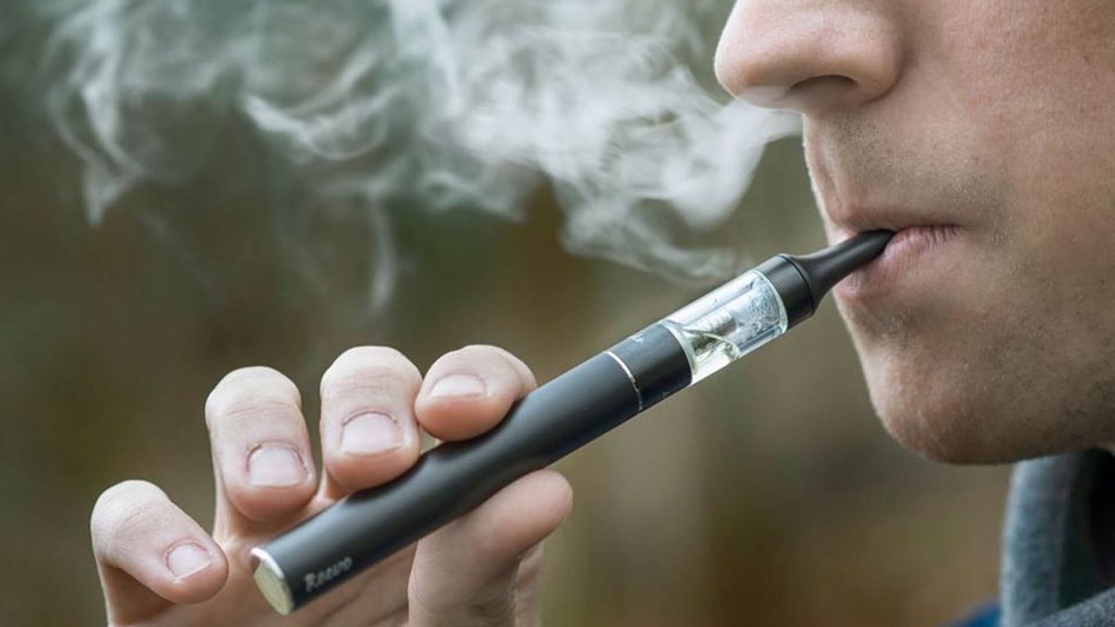 Contaminación juvenil: Canirac exige regulación de vapeadores