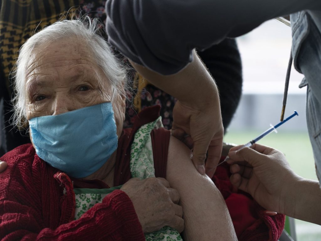 Refuerzo antiCOVID solo a vulnerables