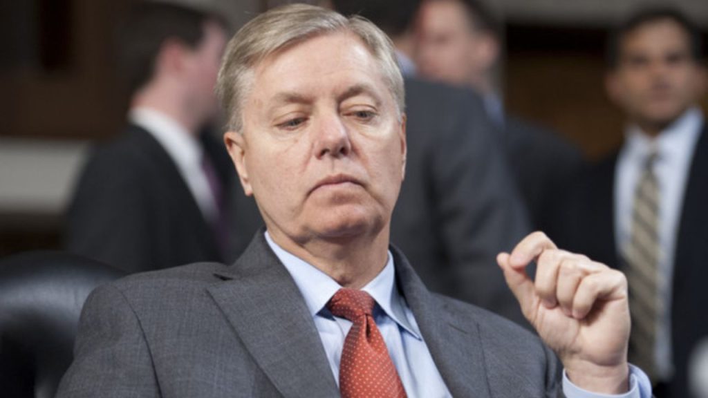 Graham hace llamado drástico a la acción militar contra Irán