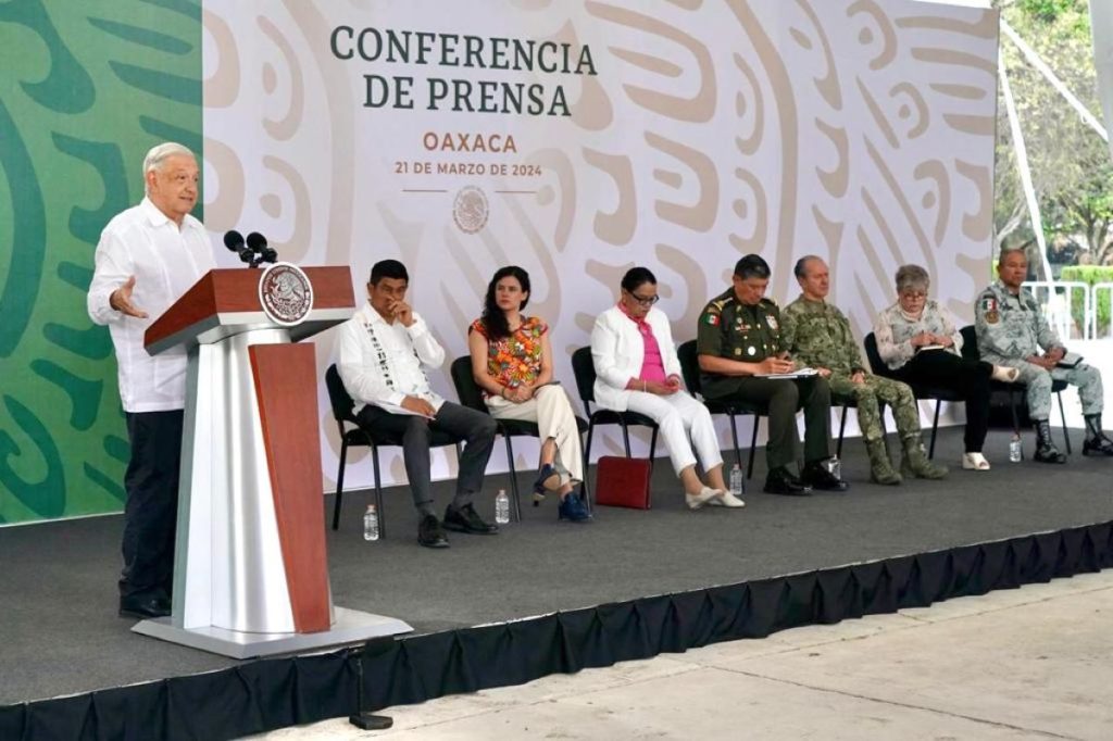 López Obrador recibirá a padres de los estudiantes de Ayotzinapa