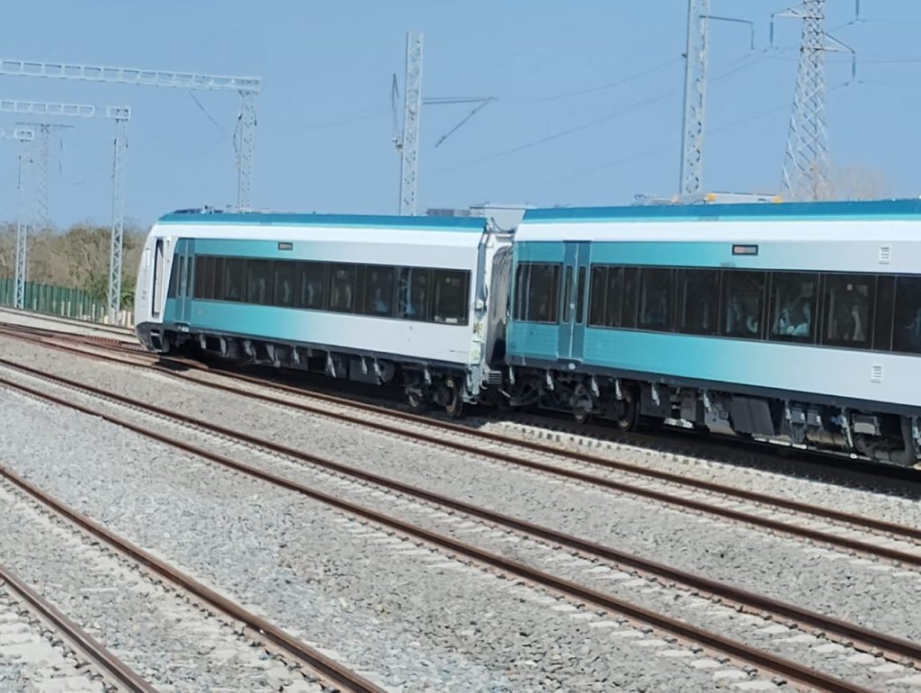 Tren Maya se descarrila en la estación Tixkokob de Yucatán