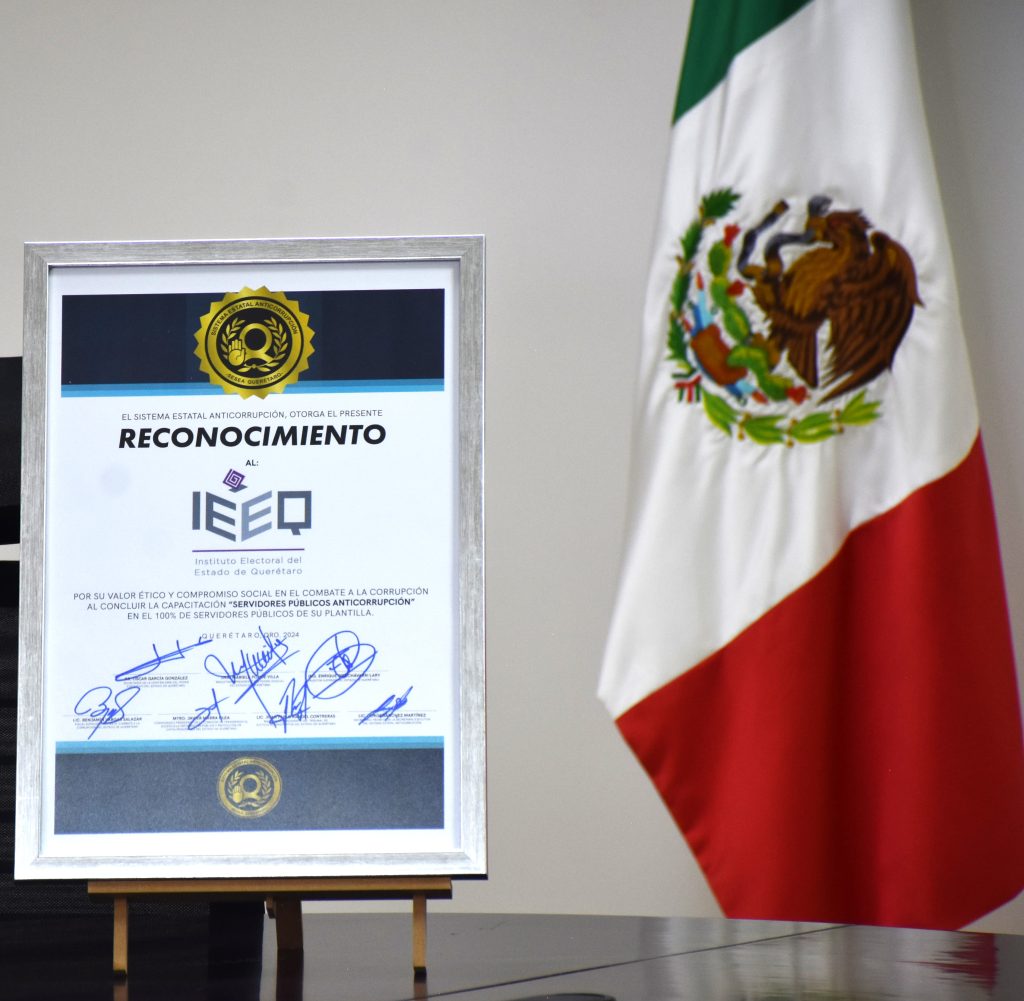 IEEQ recibe reconocimiento por combate a la corrupción