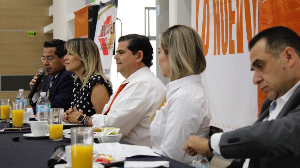 Candidatos de MC al Senado dialogan con la FECAPEQ