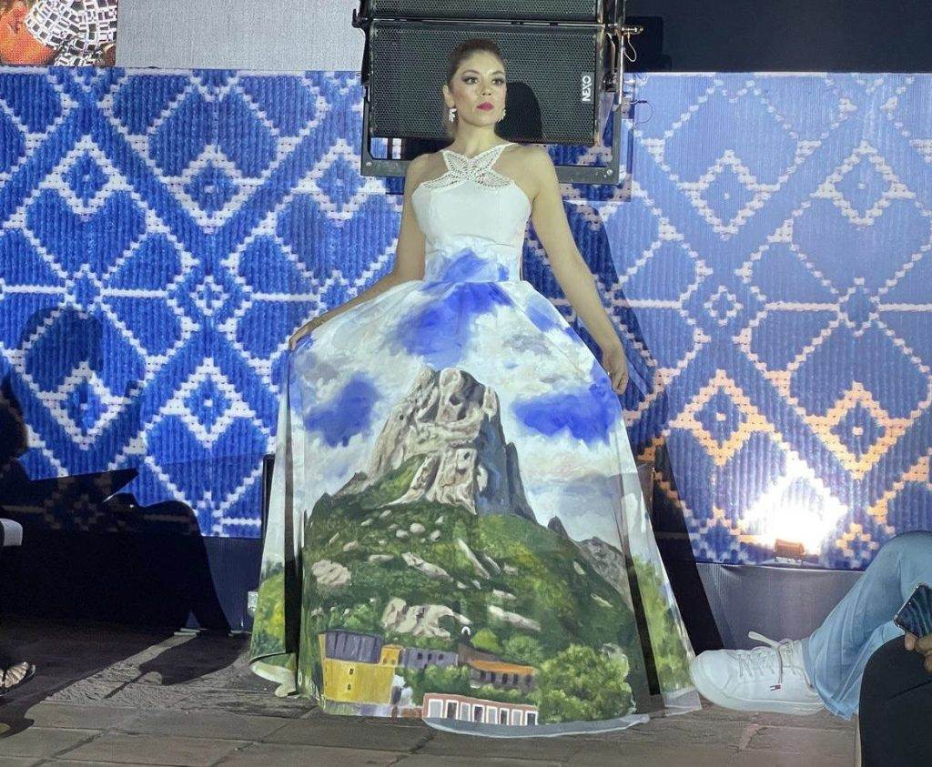 Pasarela de textiles tradicionales Nthoki ‘ ye Fots ’ e en Querétaro