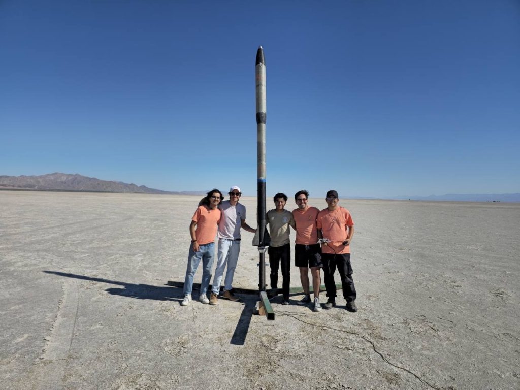 Alumnos de la UNAQ participarán en competencia de cohetería experimental