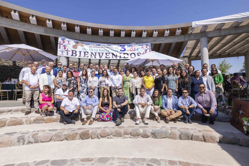 Arquitectos queretanos celebran Día de la Santa Cruz