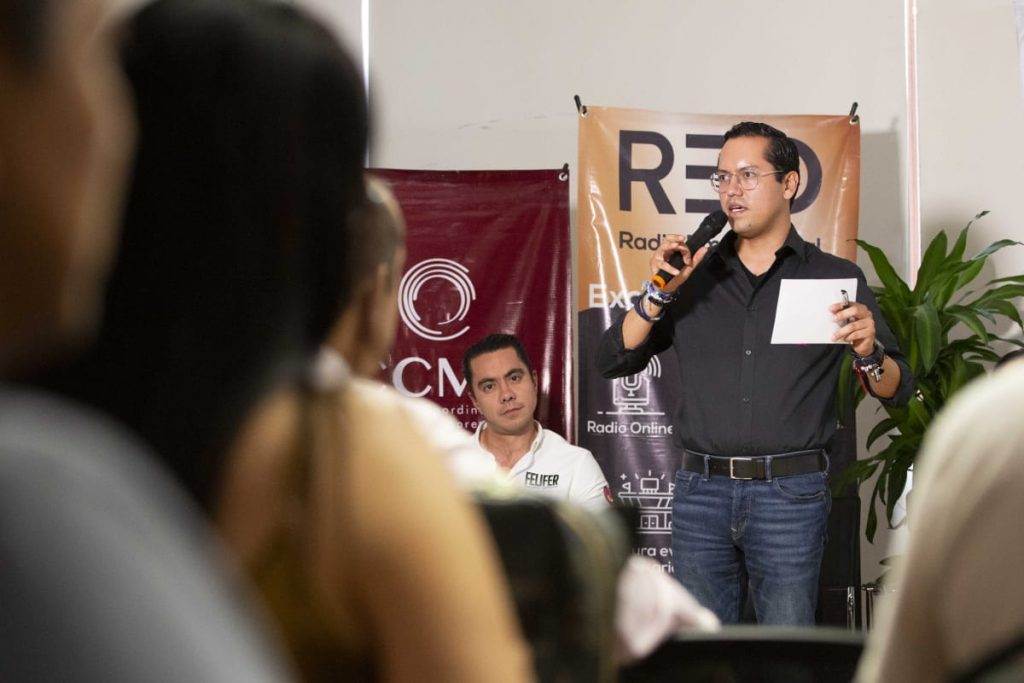 Chepe se reúne con miembros de la COPARMEX
