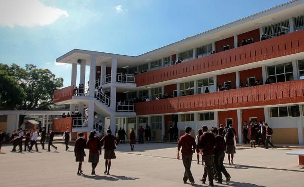 Calor no mandará a casa a alumnos de educación básica en Querétaro