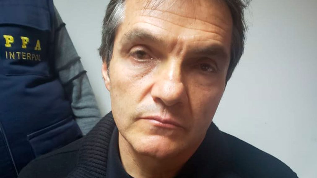 Cancela juez condena a Carlos Ahumada; regresará a Argentina