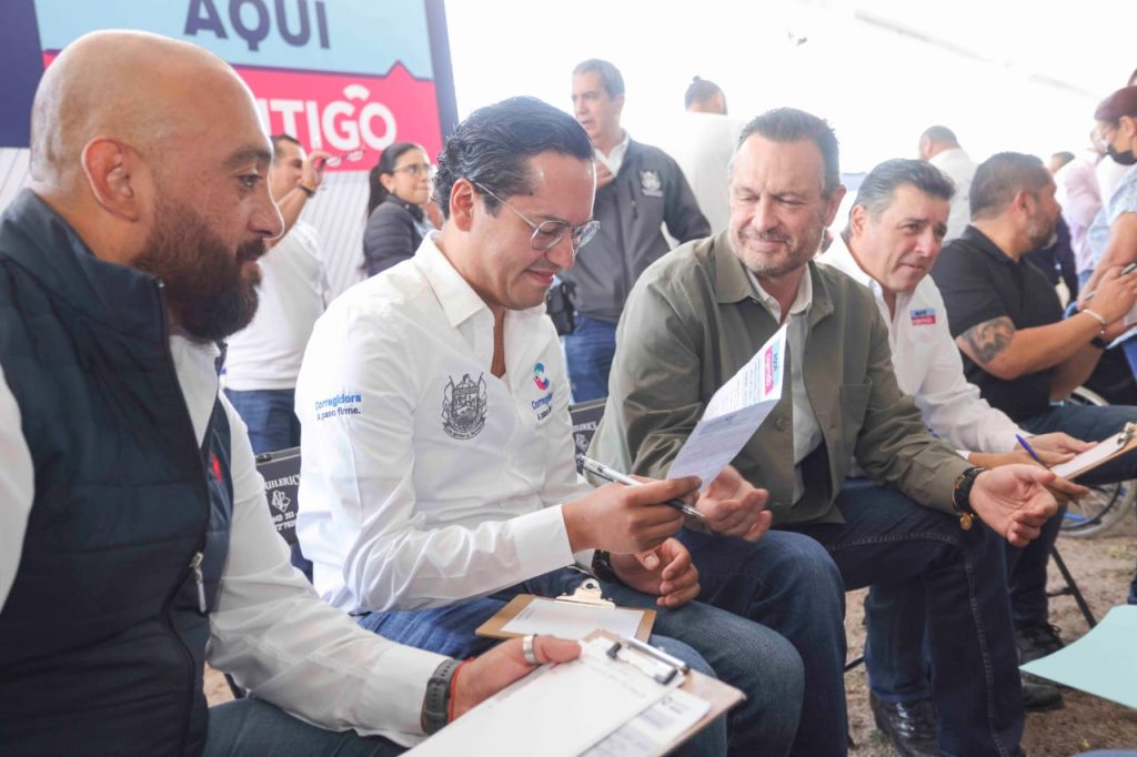 Chepe Guerrero Acompaña al Gobernador en Gira de Trabajo en Corregidora