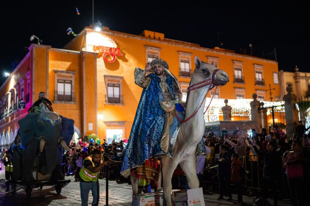 Corregidora Celebra la Tradicional Cabalgata de los Reyes Magos