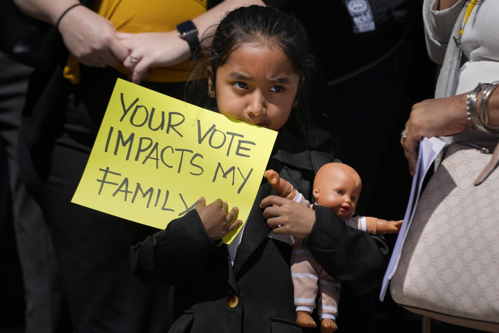 Oklahoma endurece política migratoria en escuelas