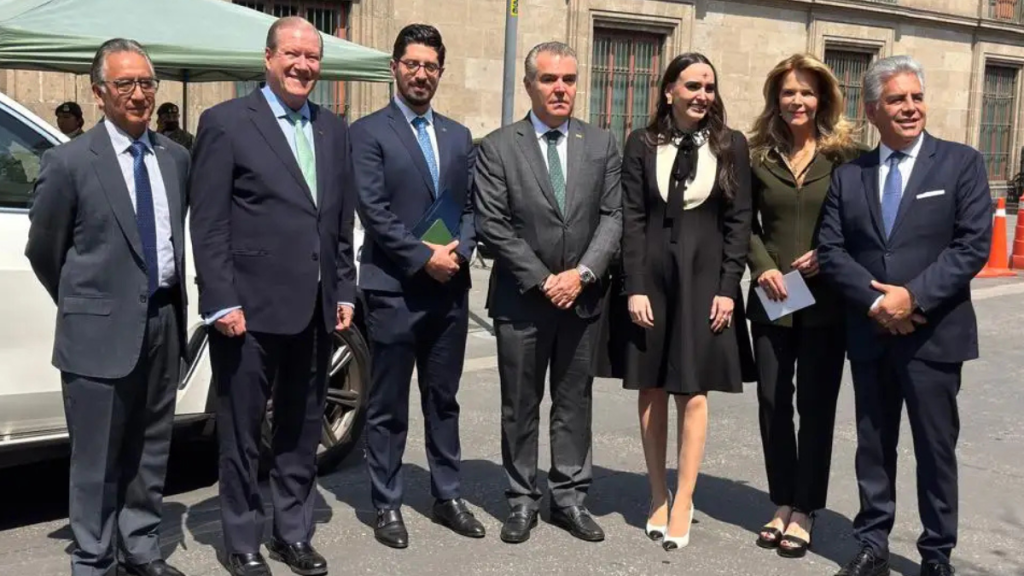 Empresarios se unen a Sheinbaum contra aranceles de EE.UU.