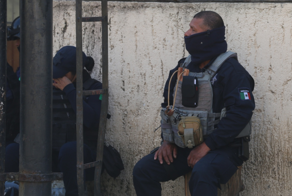 Policías municipales sin casa viven inseguridad diaria