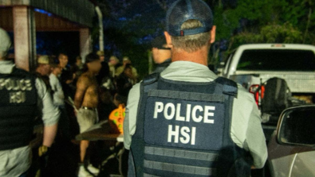 Migrantes arrestados en club del Cártel del Noreste en EU