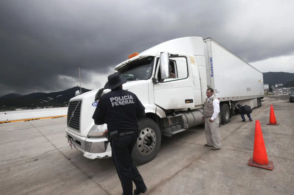 Robo a transportista con violencia en México baja 54% en siete años