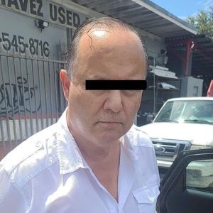 César Duarte, exmandatario estatal de #Chihuahua, fue detenido por una orden de aprehensión de la FGR.Se le acusa de lavado de dinero. Ya está en el penal del Altiplano, según confirmó el secretario de Seguridad