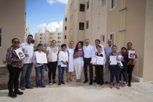 Mediante el programa Vivienda para el Bienestar, la presidenta Claudia
entrega 225 hogares nuevos, así como créditos de mejoramiento
