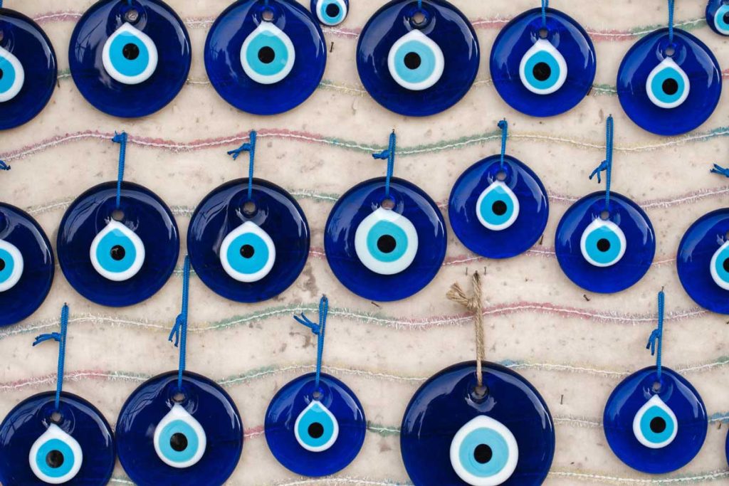 De qué te protege el ojo turco