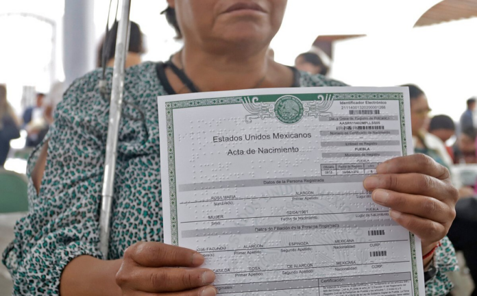 Cambio de apellidos en México