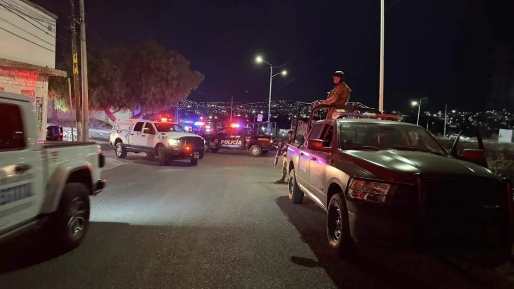 Riña en pelea de gallos clandestina deja cuatro muertos en Corregidora