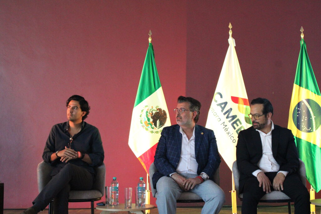 combina negocios y cultura en Viñedos Donato