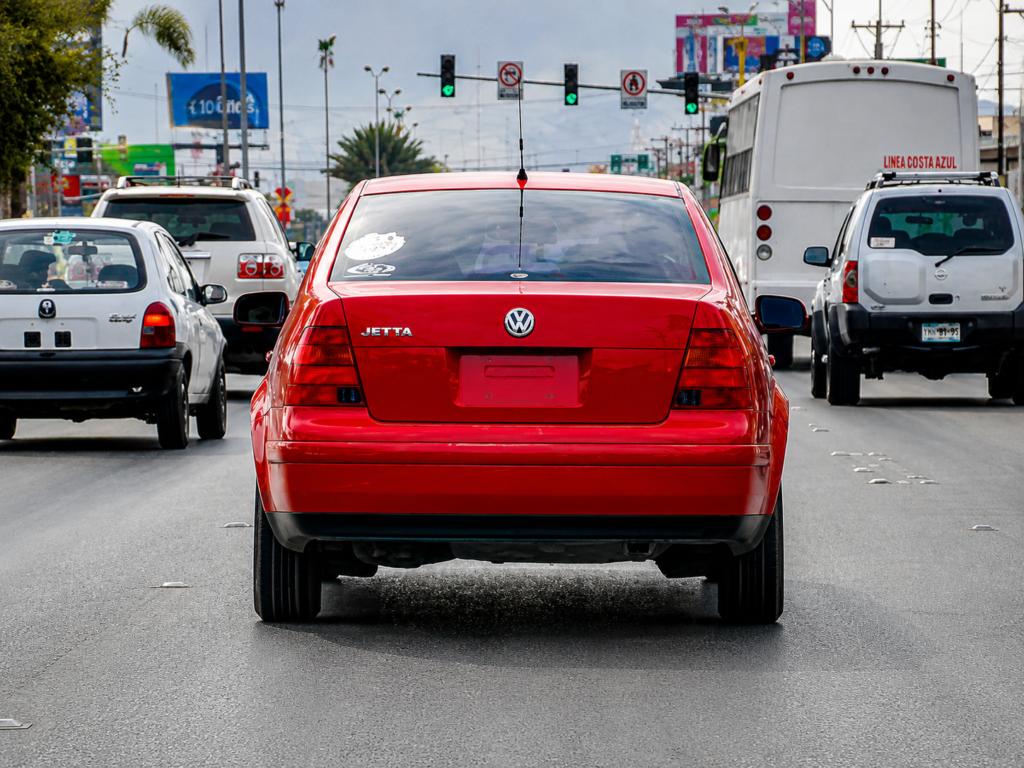 Permiso para circular sin placas en 2026 genera dudas entre conductores