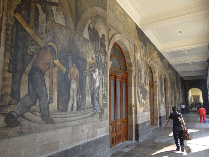 Edificio histórico de la Secretaría de Educación Pública (SEP) en CDMX