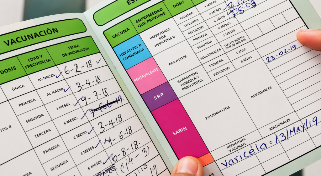 Cartilla de vacunación puede reponerse sin costo; así puedes solicitar una nueva