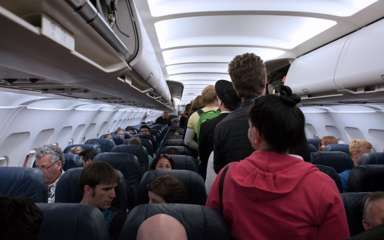 Compensación por vuelo retrasado está regulada por la ley en México