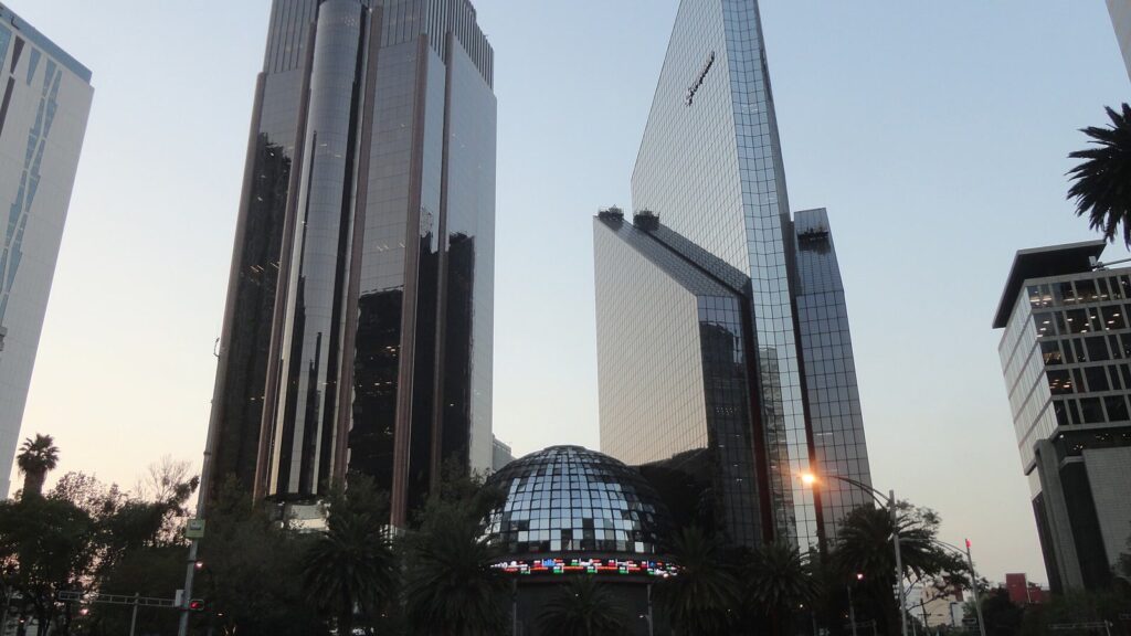 Cambio de Afore 2026: cuándo puedes hacerlo, qué comisión cobra cada una y el dato que de verdad importa