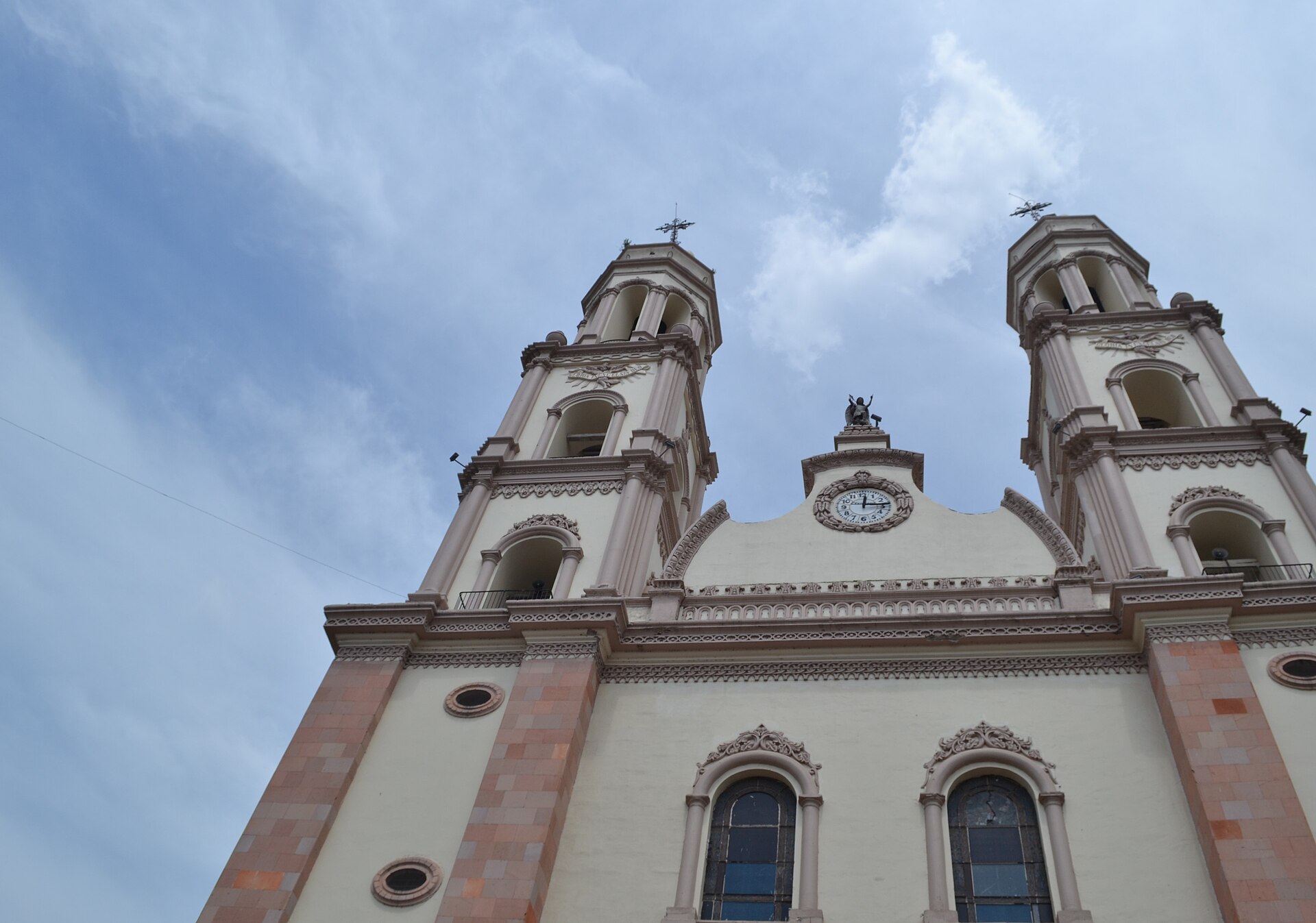 Catedral de Culiacán, Sinaloa, estado de origen del senador cuyo desafuero piden con firmas