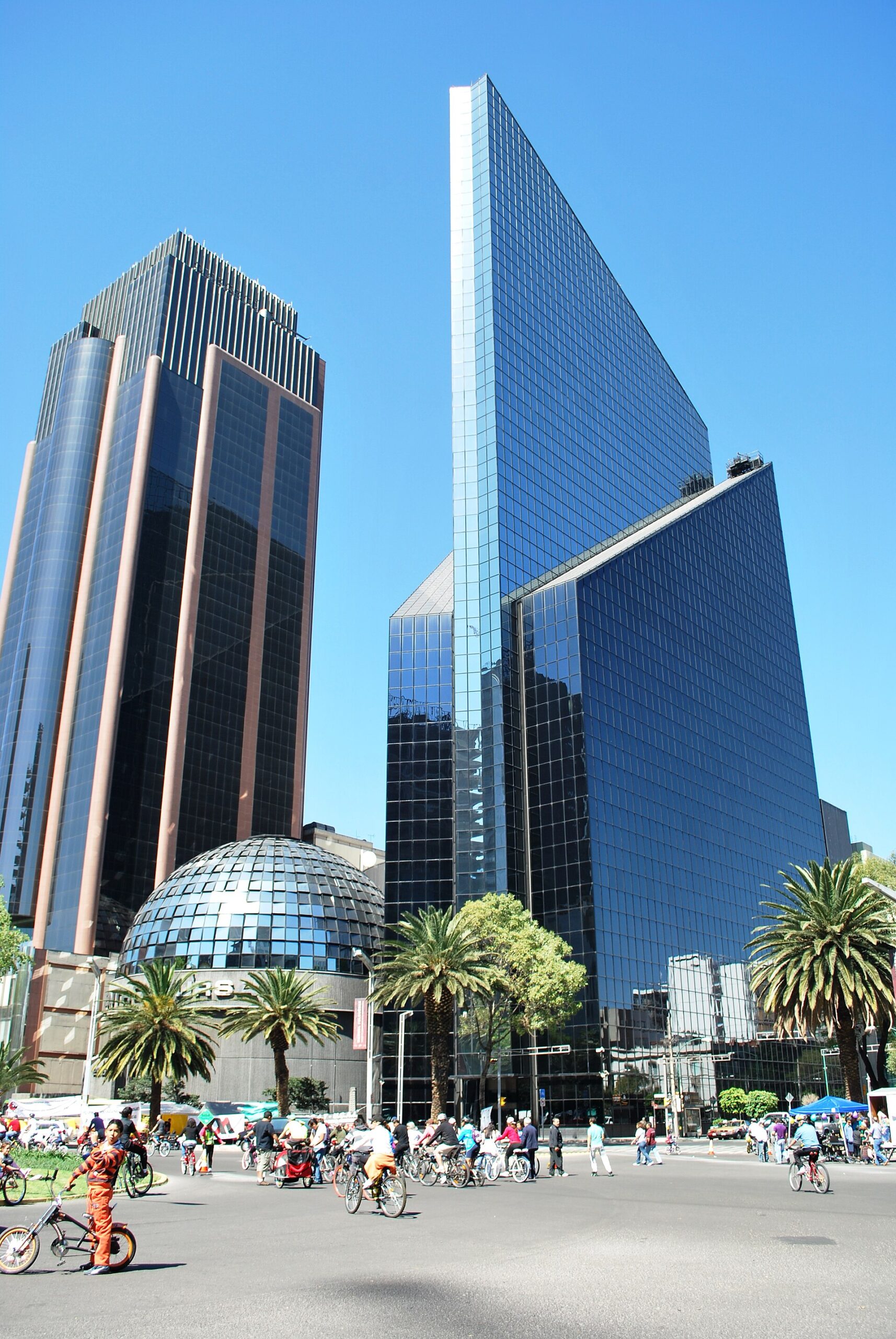 Fachada de la Bolsa Mexicana de Valores en la Ciudad de México