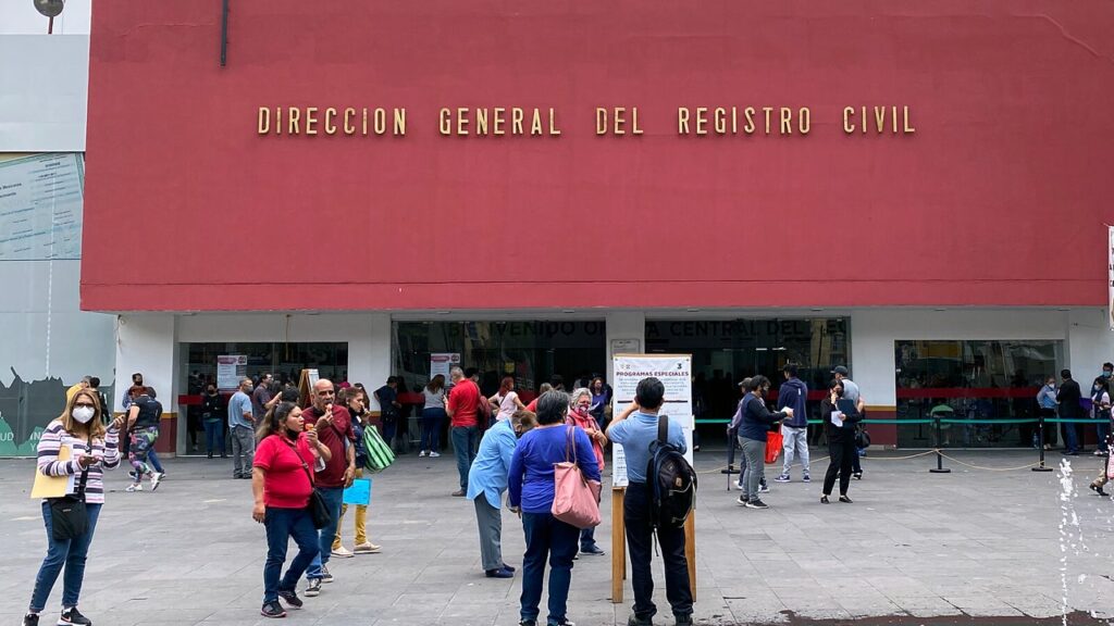 El gobierno eliminó el 43% de los trámites federales y ahora publicó las reglas para homologarlos en todo el país