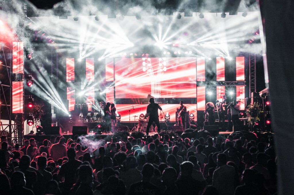 Santa Fe Klan da concierto gratis hoy en Tlalnepantla
