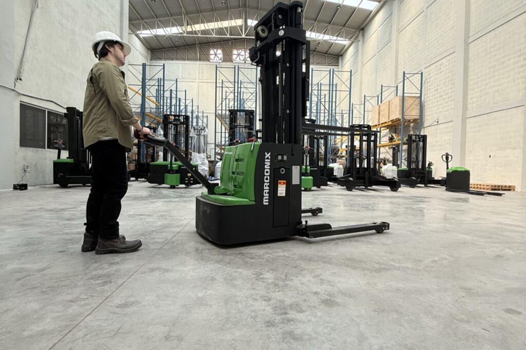 Marconix: cuánto cuesta electrificar la maniobra de tarimas en un almacén mexicano