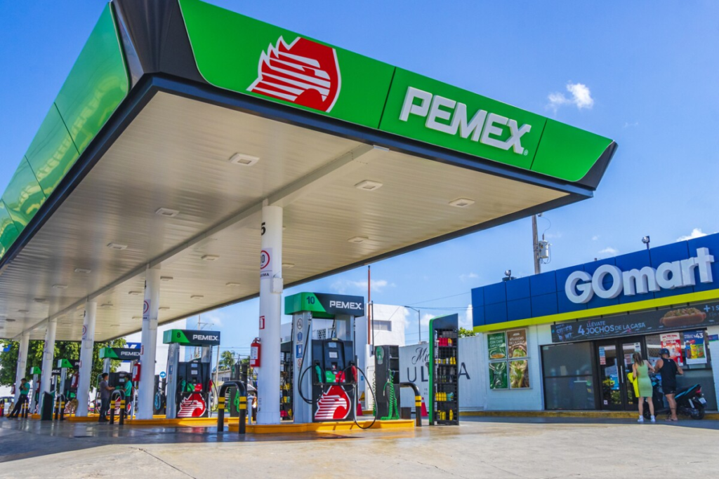 Factura de gasolina: así puedes hacerla deducible ante el SAT