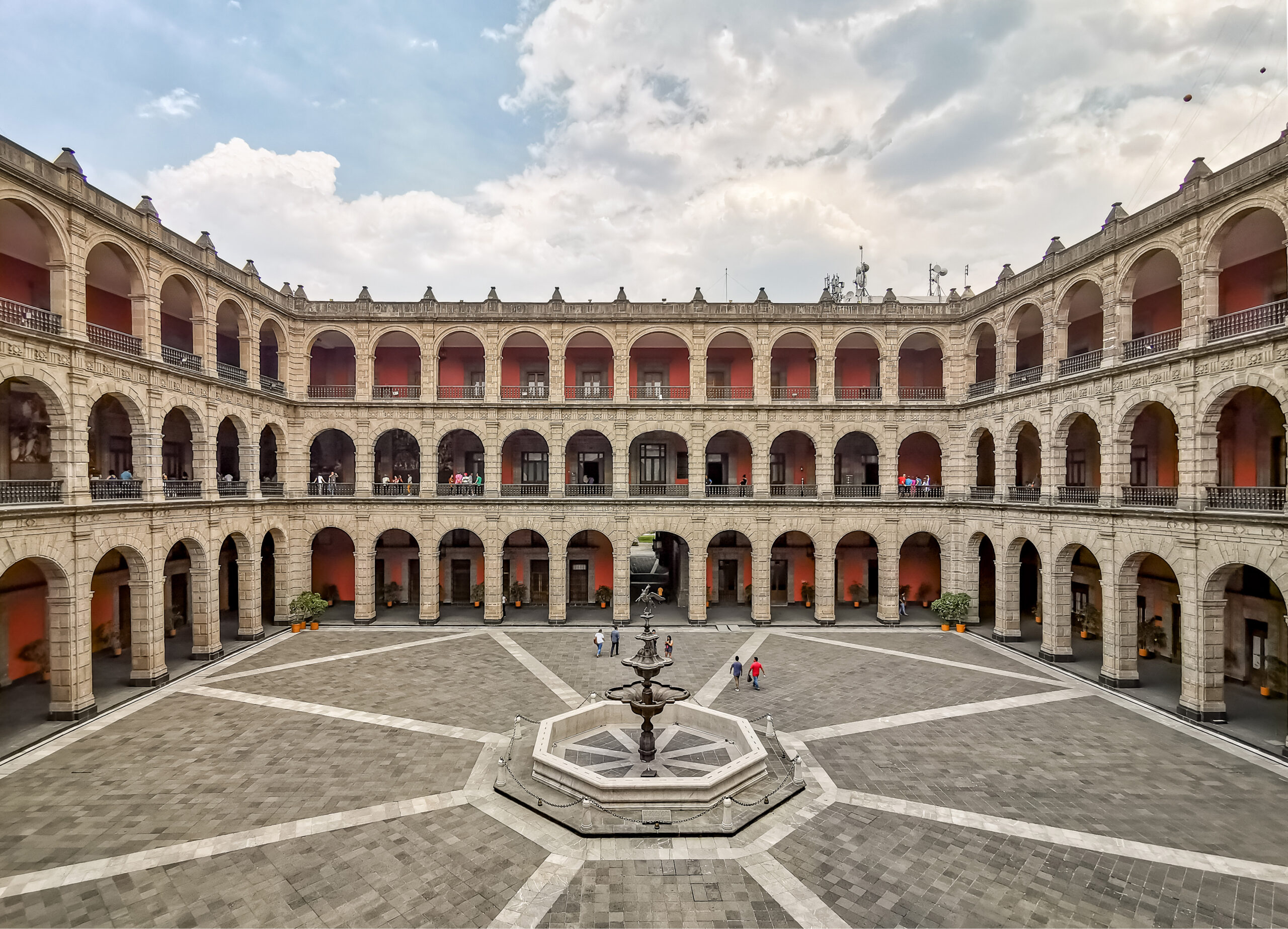 Patio central del Palacio Nacional en la Ciudad de México