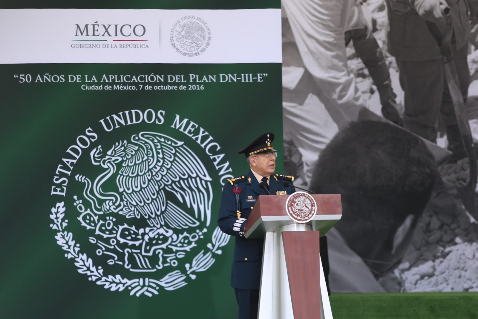 Ejercito Mexicano durante un acto conmemorativo del Plan DN-III-E